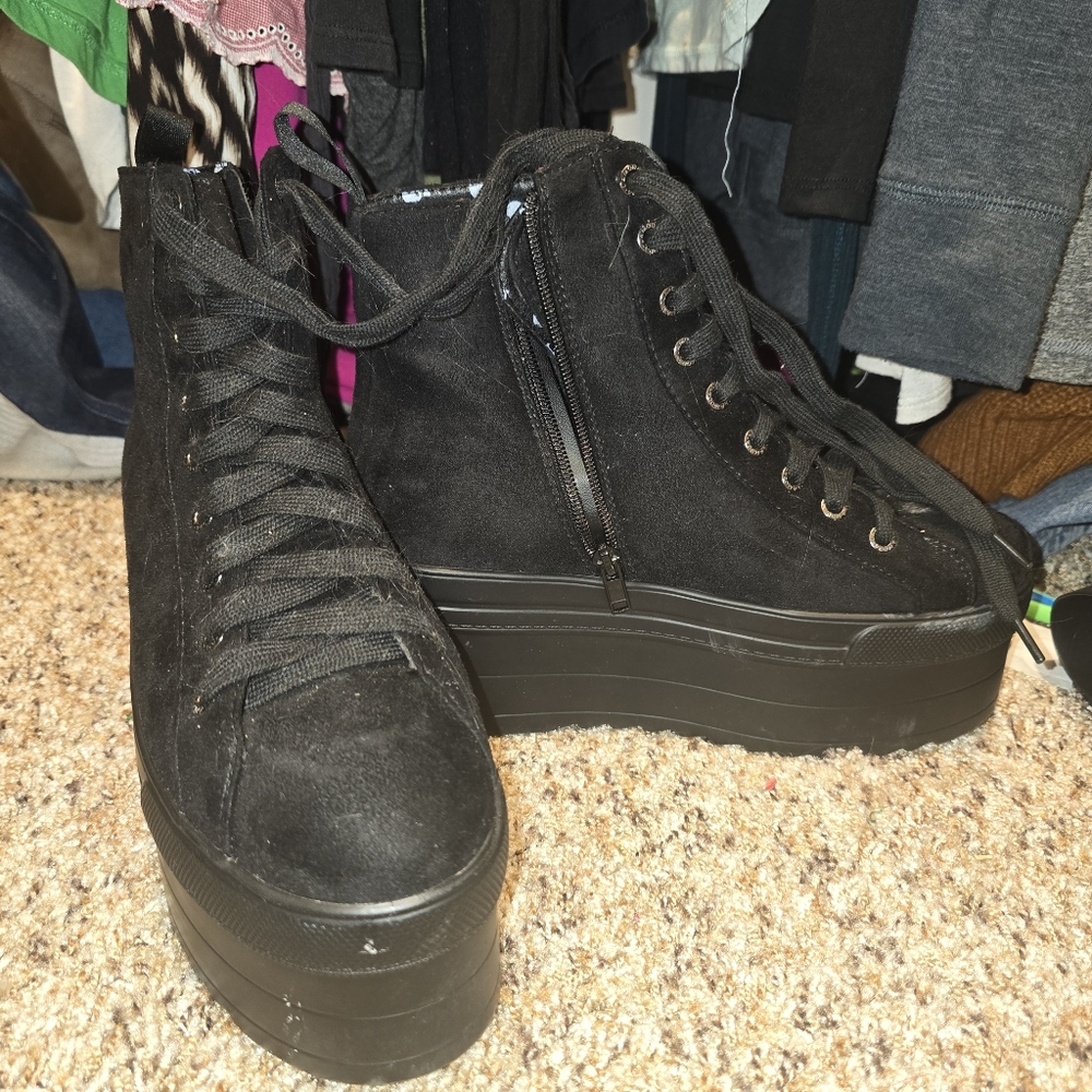 Lamoda sneakers size 7 black